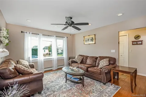 15 Bingham Place Amityville NY 11701