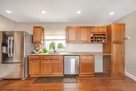 15 Bingham Place Amityville NY 11701