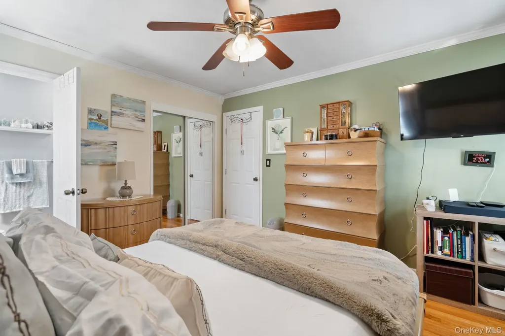 572 S Bayview Avenue Freeport NY 11520