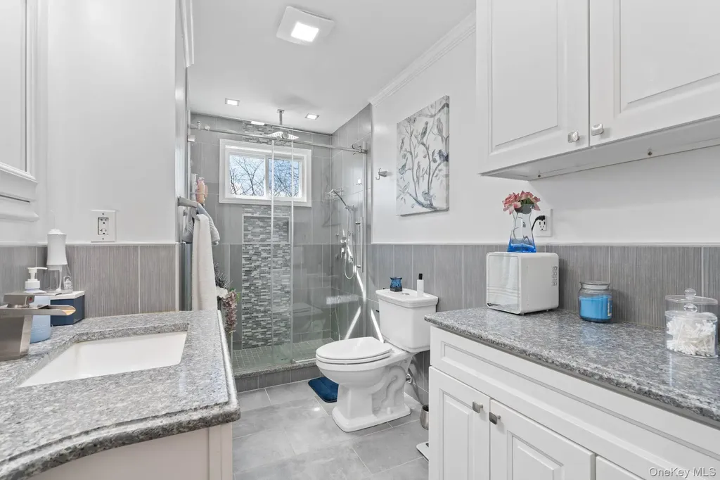 572 S Bayview Avenue Freeport NY 11520