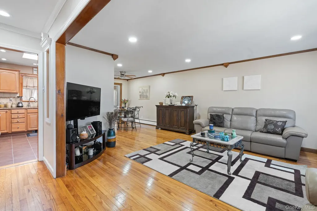 572 S Bayview Avenue Freeport NY 11520