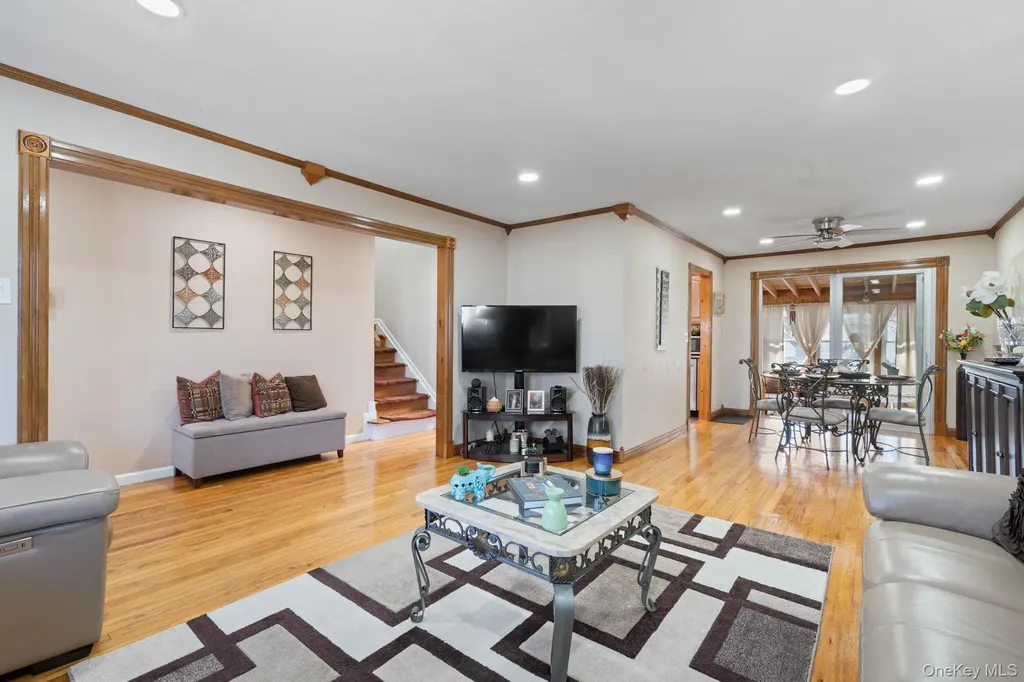 572 S Bayview Avenue Freeport NY 11520