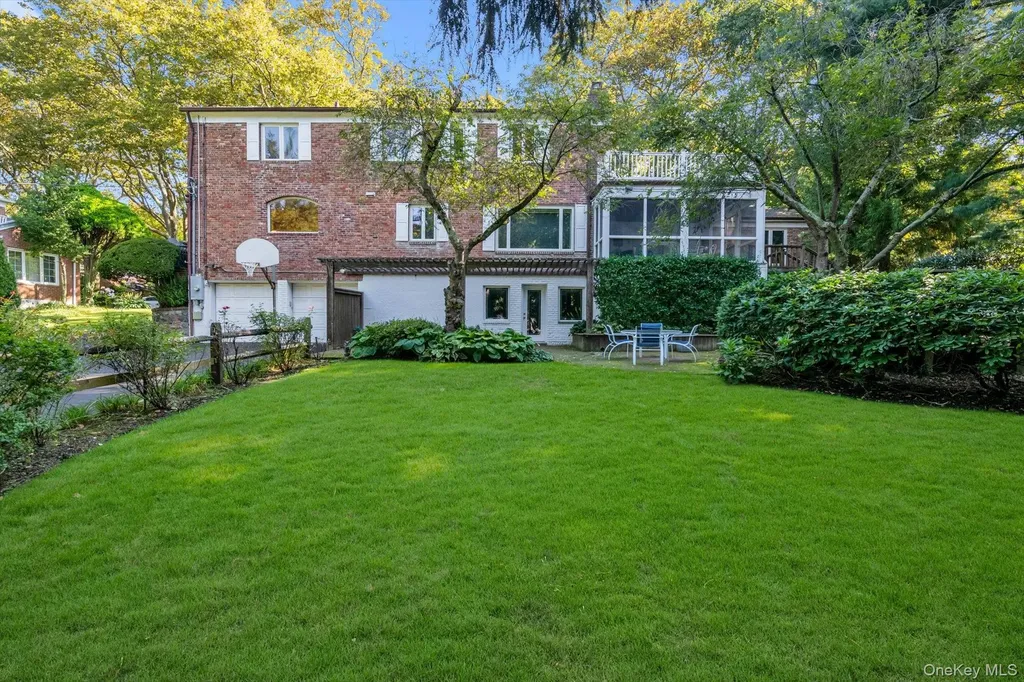 2 Chester Drive Great Neck NY 11021