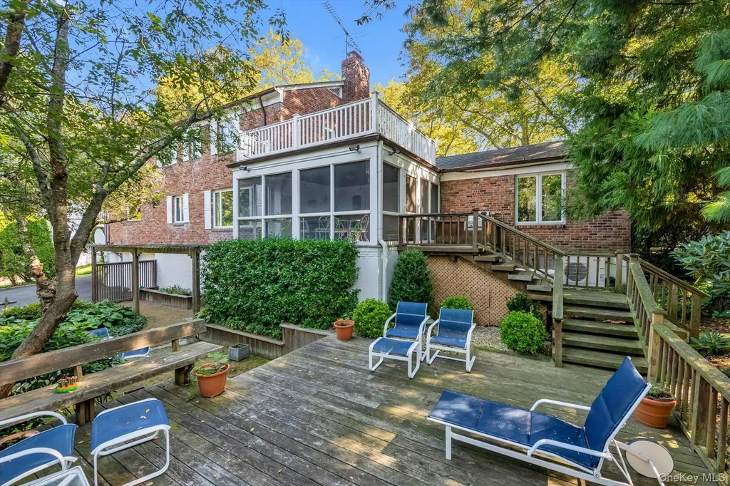 2 Chester Drive Great Neck NY 11021