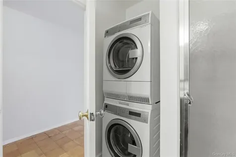 51 Jefferson Oval Yorktown Heights NY 10598