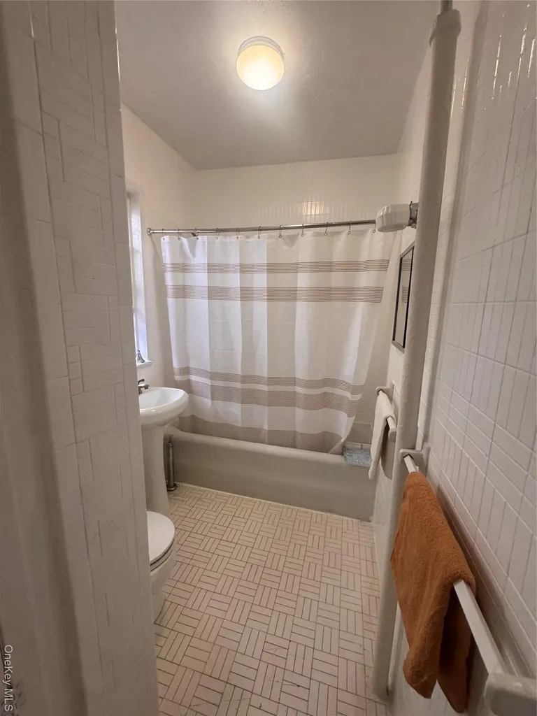 583 Van Nest Avenue Bronx NY 10460
