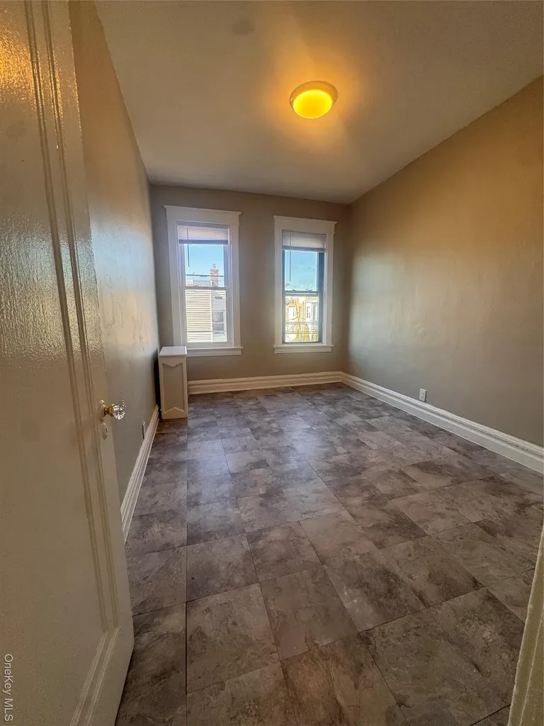 583 Van Nest Avenue Bronx NY 10460