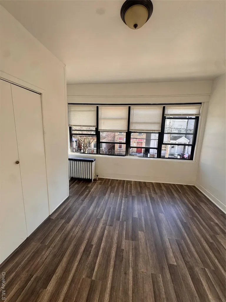 583 Van Nest Avenue Bronx NY 10460