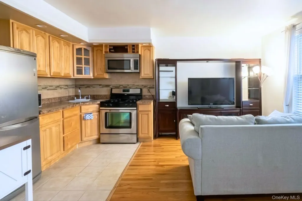 193-02 39 Avenue Flushing NY 11358