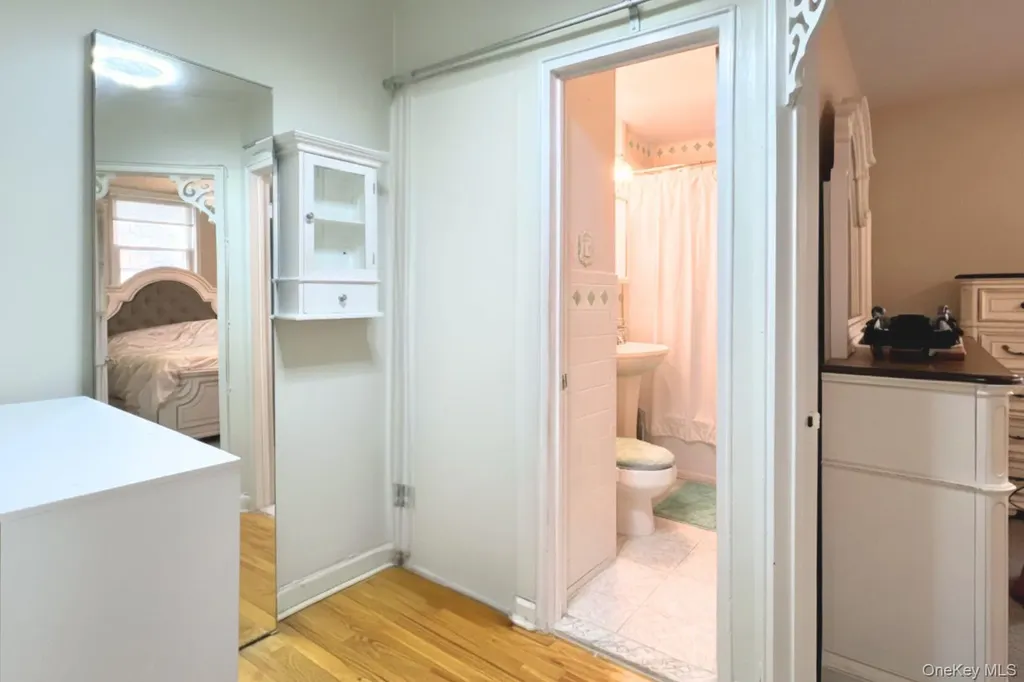 193-02 39 Avenue Flushing NY 11358