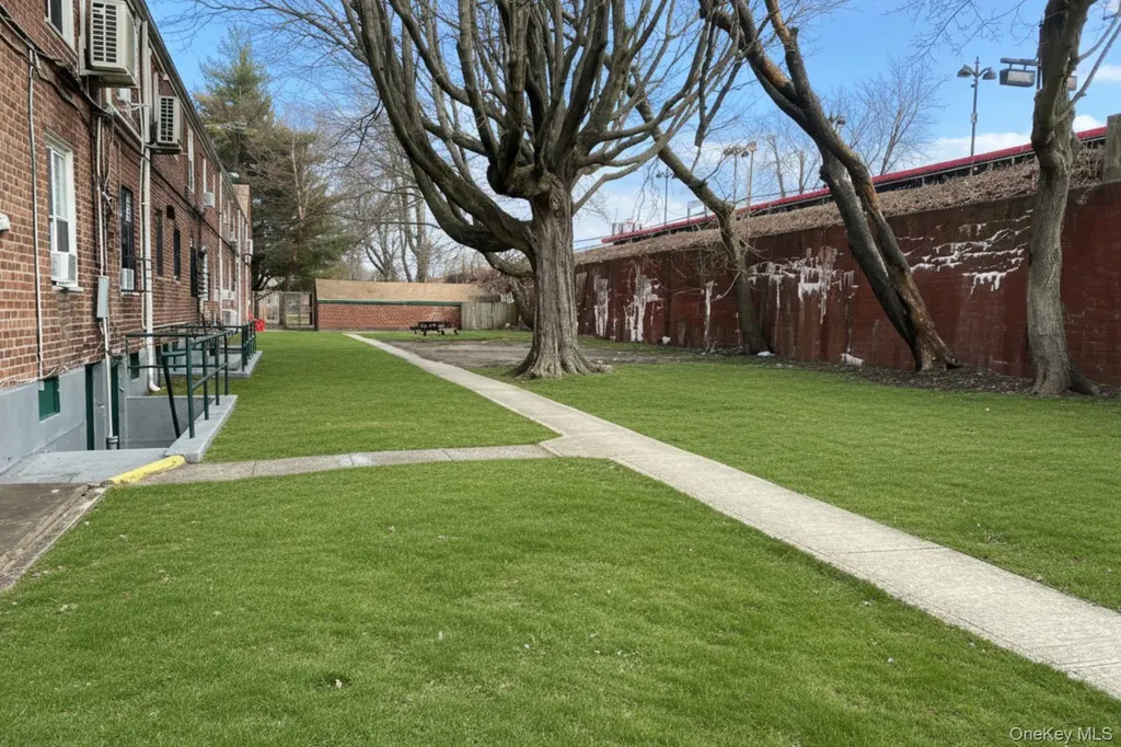 193-02 39 Avenue Flushing NY 11358