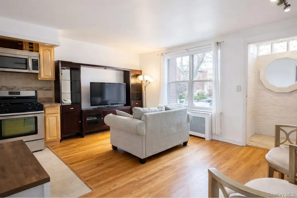 193-02 39 Avenue Flushing NY 11358