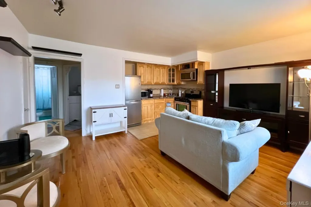 193-02 39 Avenue Flushing NY 11358
