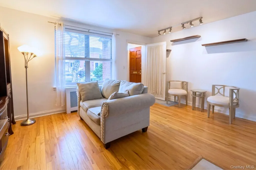193-02 39 Avenue Flushing NY 11358