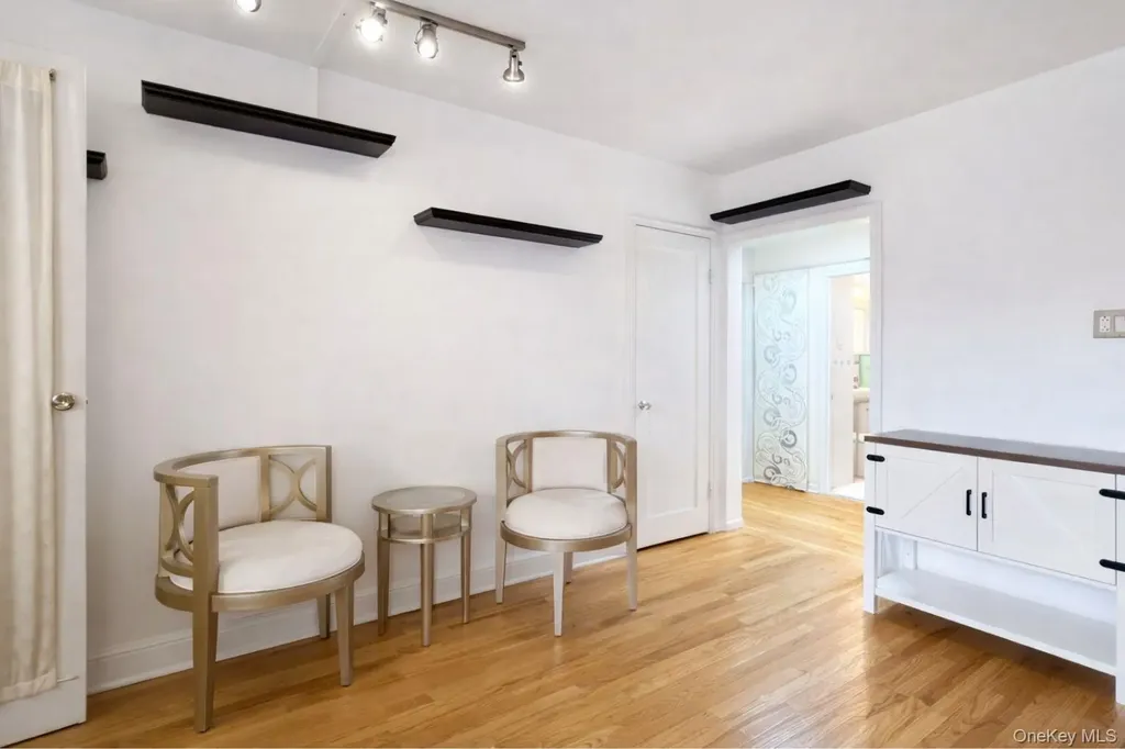 193-02 39 Avenue Flushing NY 11358