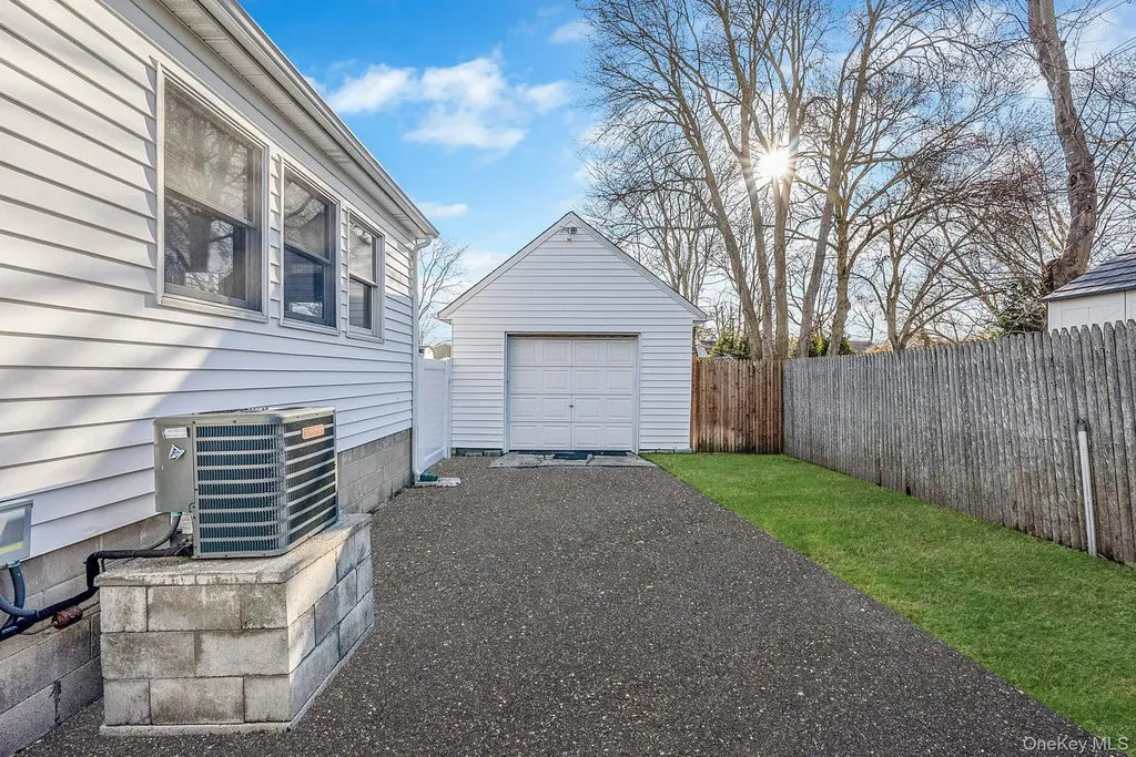 47 Thorburn Avenue Patchogue NY 11772