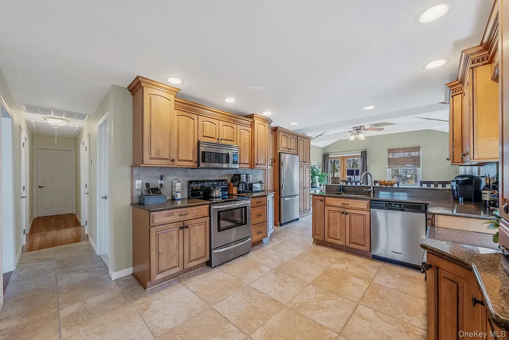 47 Thorburn Avenue Patchogue NY 11772