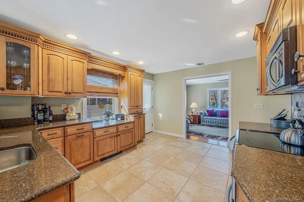 47 Thorburn Avenue Patchogue NY 11772
