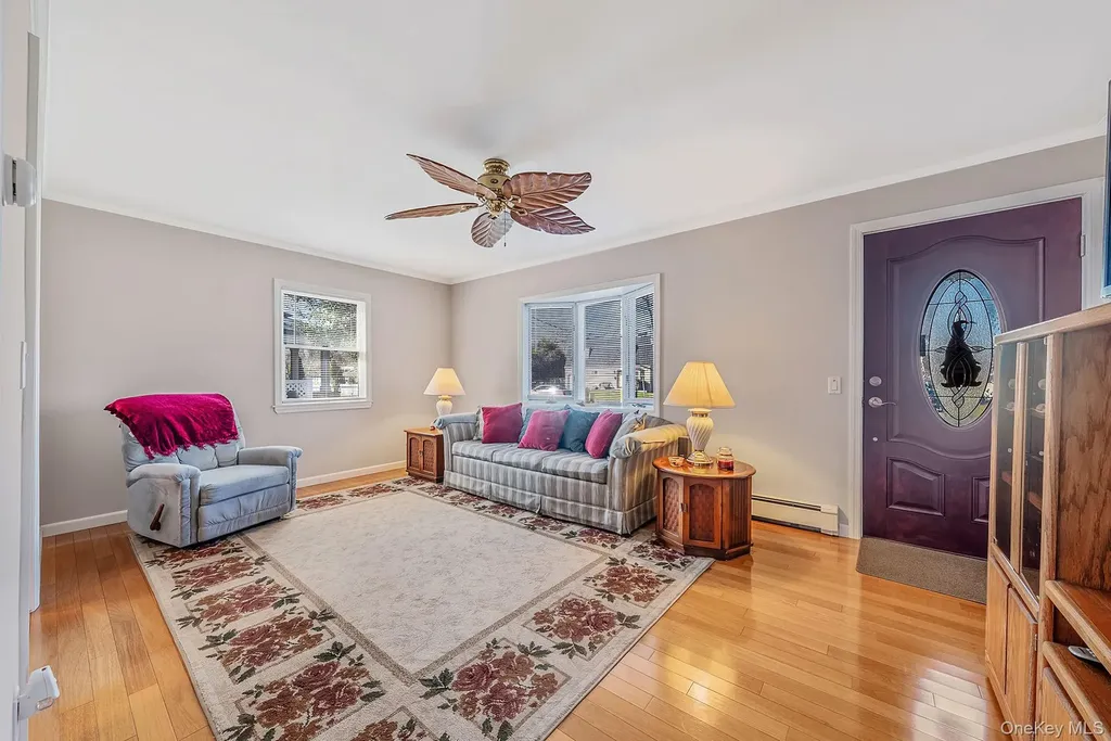 47 Thorburn Avenue Patchogue NY 11772