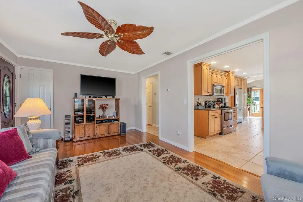 47 Thorburn Avenue Patchogue NY 11772