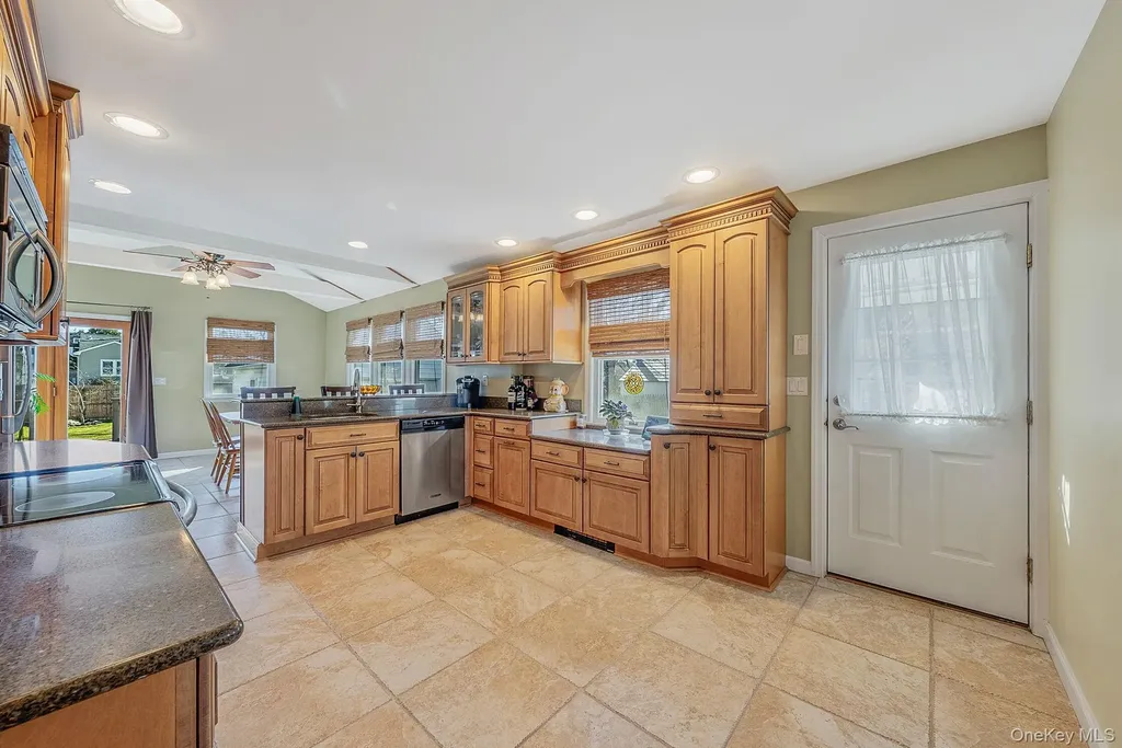 47 Thorburn Avenue Patchogue NY 11772