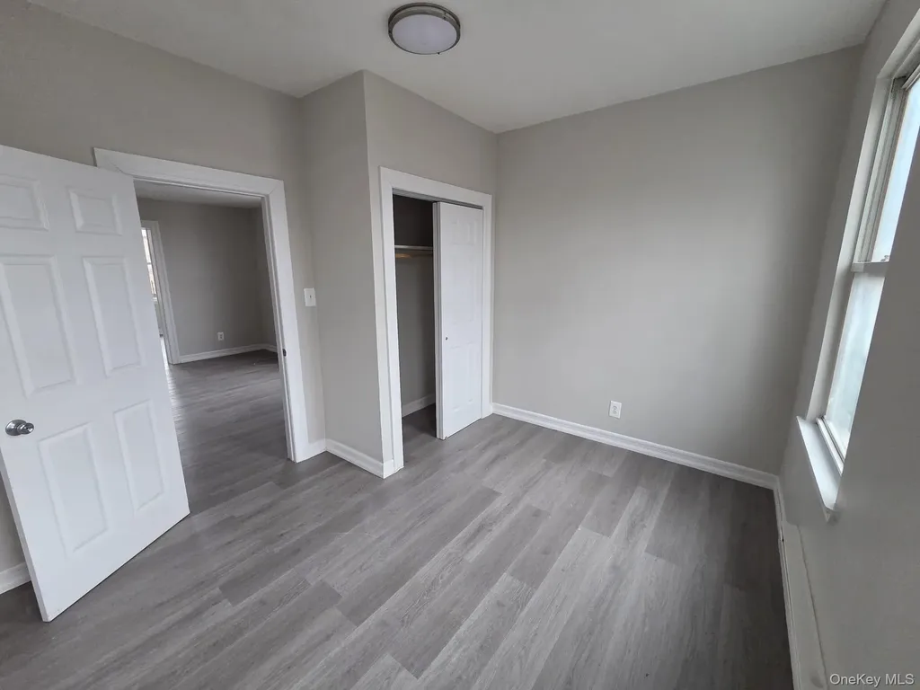 932 E 215th Street Bronx NY 10469