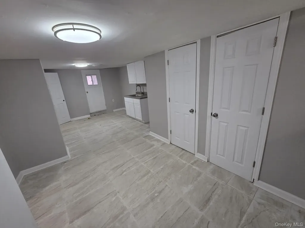 932 E 215th Street Bronx NY 10469