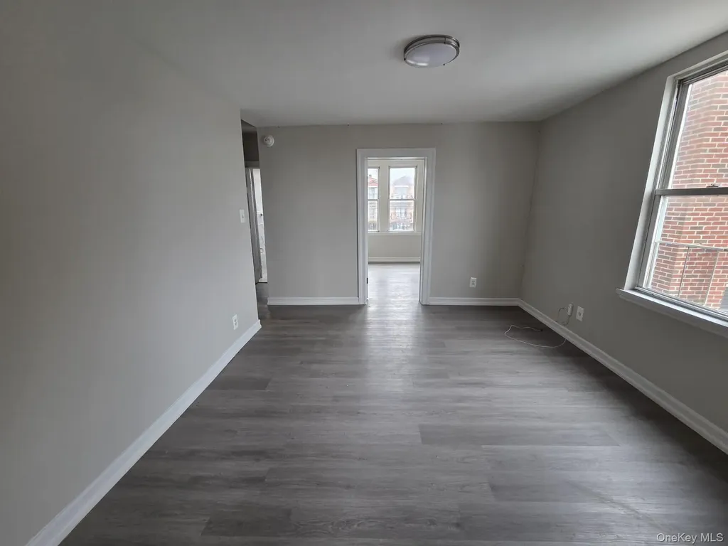 932 E 215th Street Bronx NY 10469