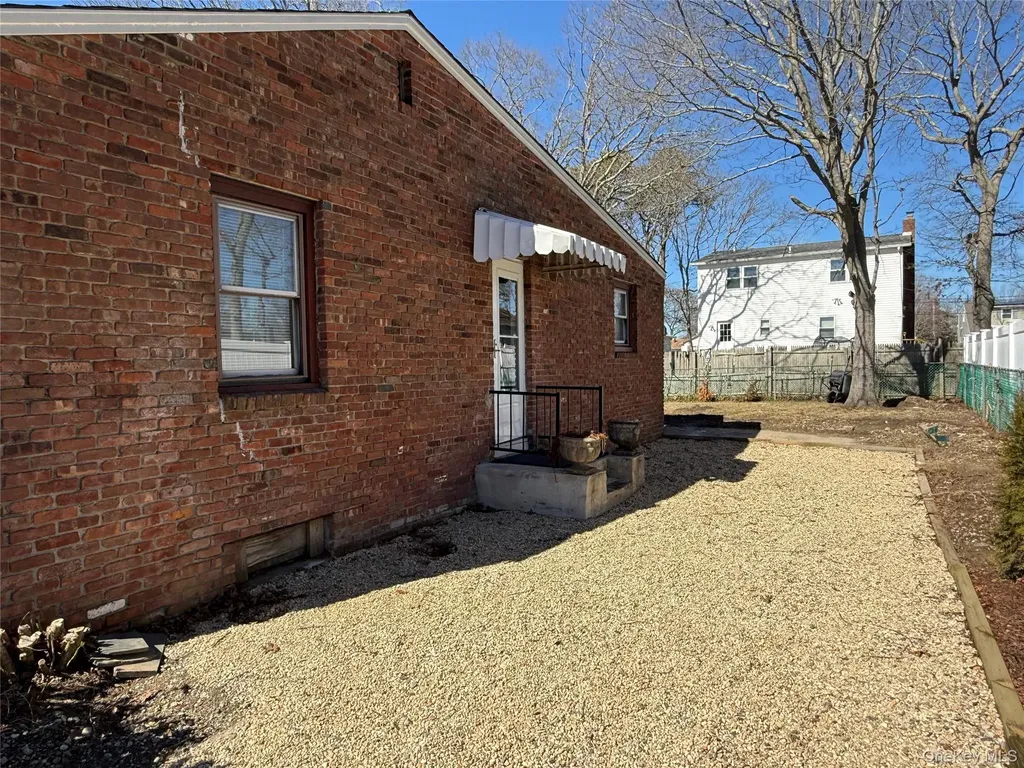 21 Sherwood Drive Mastic Beach NY 11951