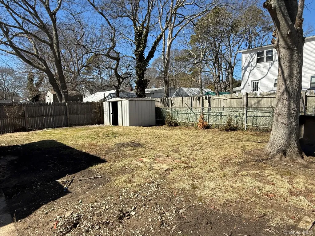 21 Sherwood Drive Mastic Beach NY 11951