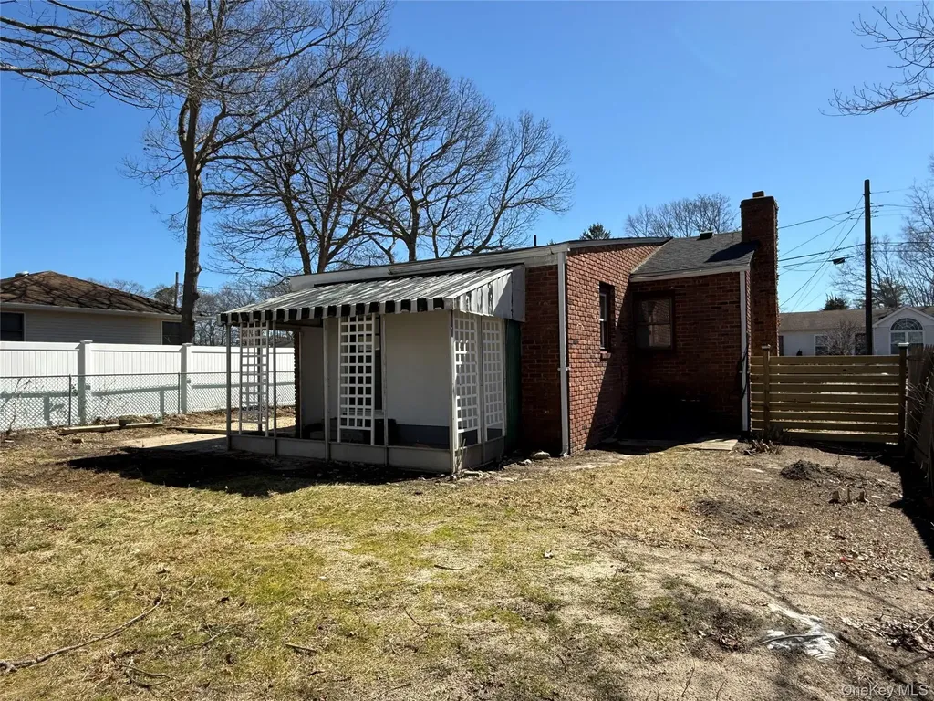 21 Sherwood Drive Mastic Beach NY 11951