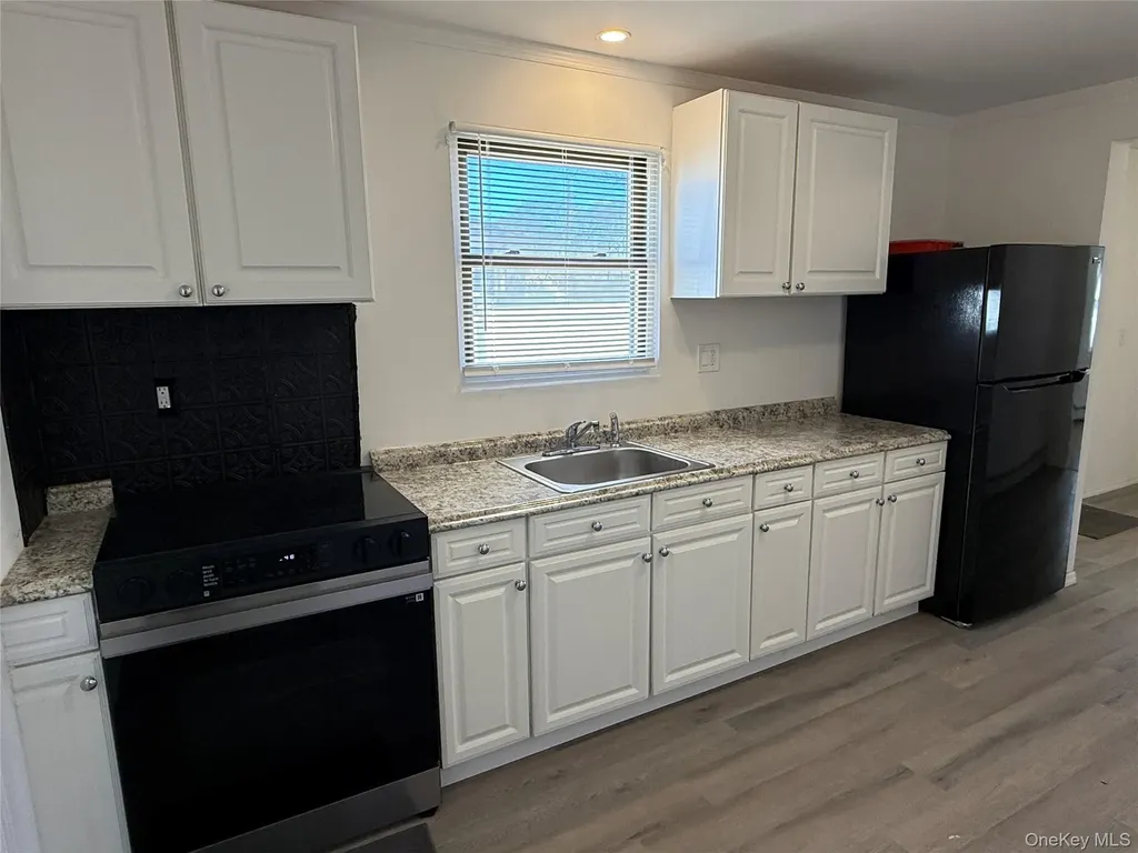 21 Sherwood Drive Mastic Beach NY 11951