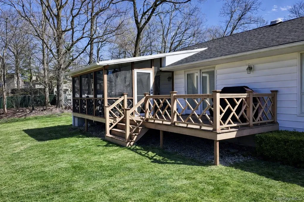 7 Starhaven Avenue Middletown NY 10940