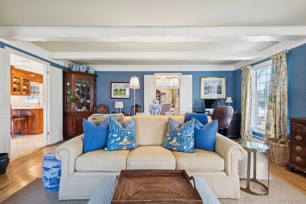 31 Fox Hunt Lane Cold Spring Harbor NY 11724