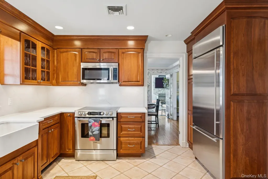 31 Fox Hunt Lane Cold Spring Harbor NY 11724