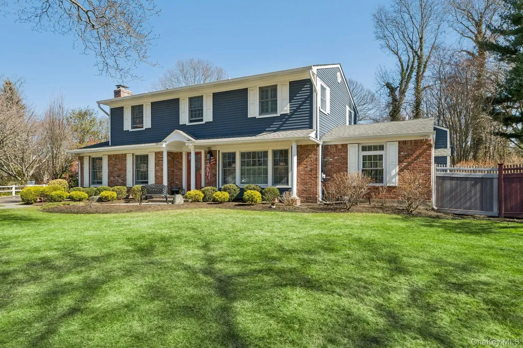 31 Fox Hunt Lane Cold Spring Harbor NY 11724