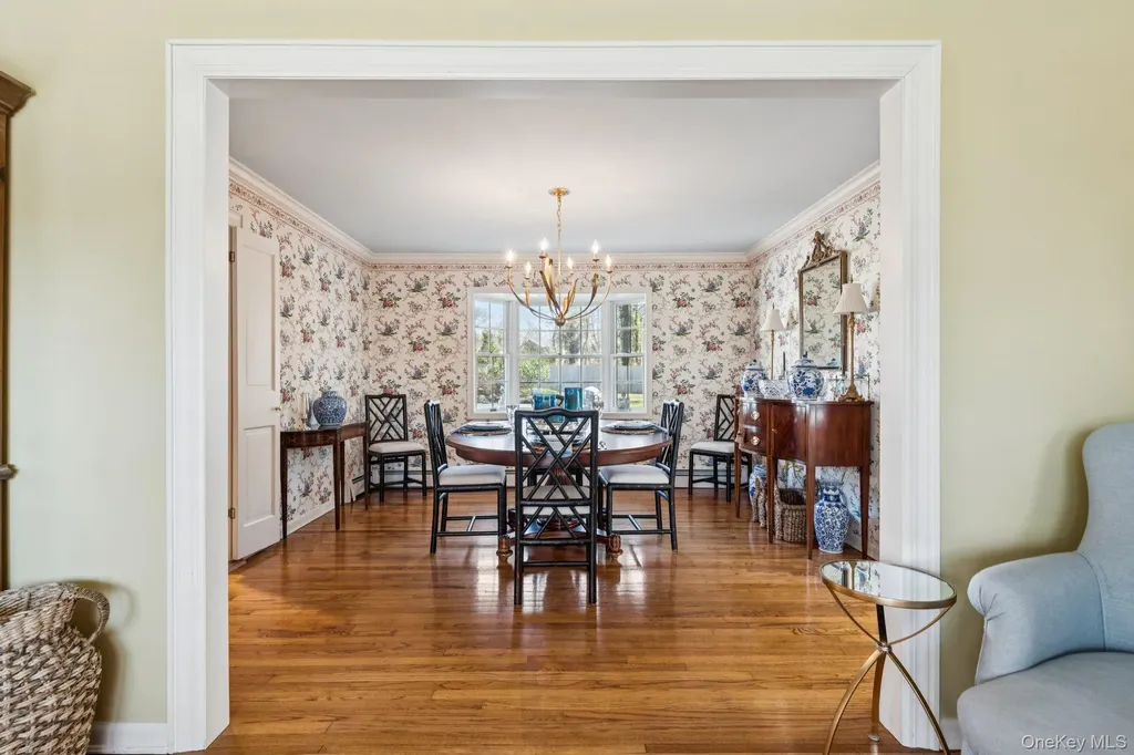31 Fox Hunt Lane Cold Spring Harbor NY 11724