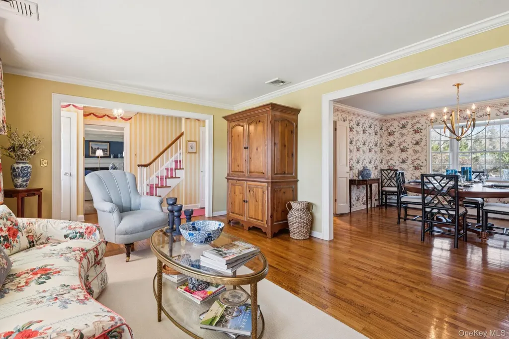 31 Fox Hunt Lane Cold Spring Harbor NY 11724