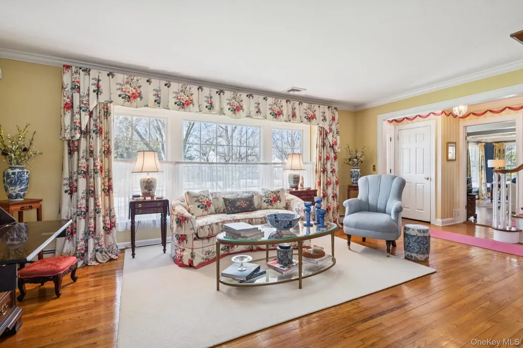31 Fox Hunt Lane Cold Spring Harbor NY 11724