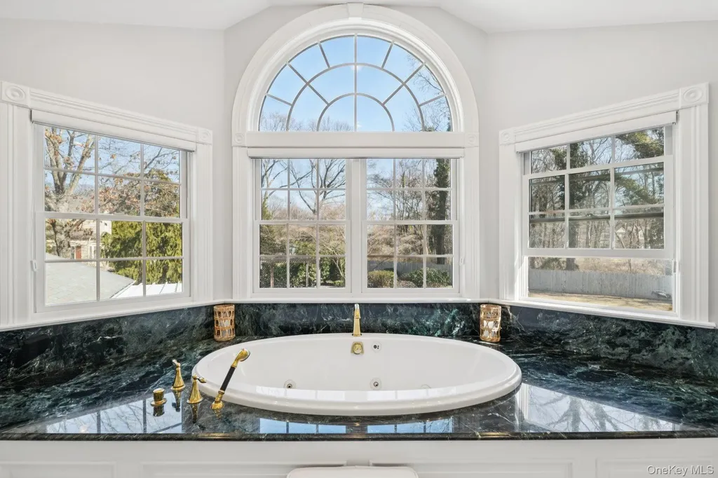 31 Fox Hunt Lane Cold Spring Harbor NY 11724