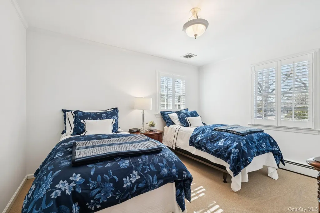31 Fox Hunt Lane Cold Spring Harbor NY 11724