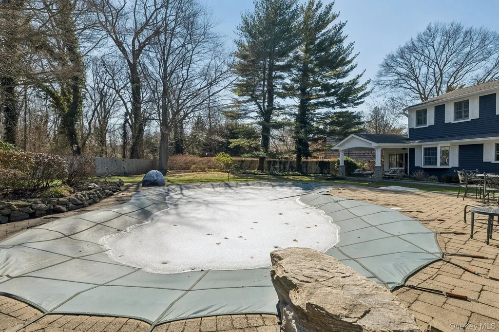 31 Fox Hunt Lane Cold Spring Harbor NY 11724