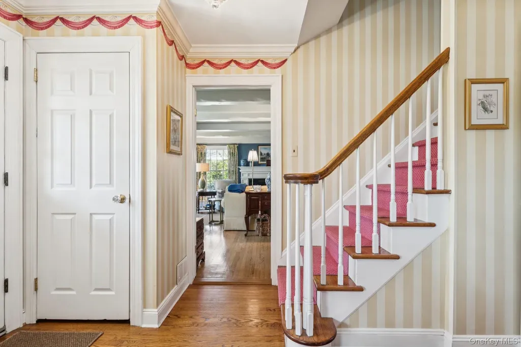 31 Fox Hunt Lane Cold Spring Harbor NY 11724