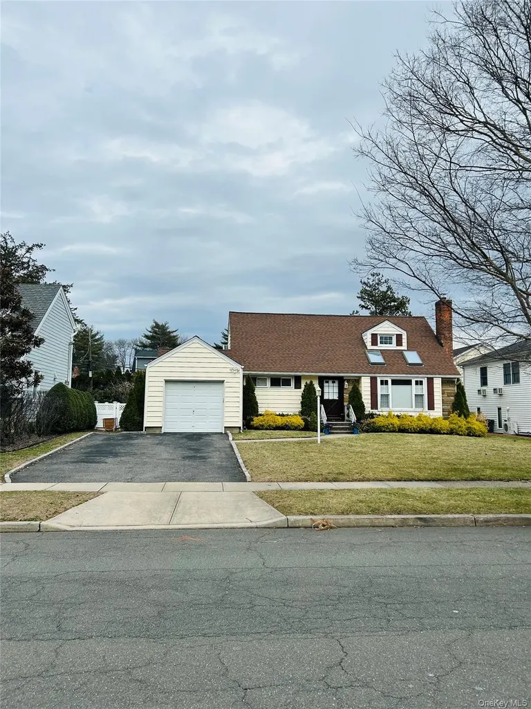 173 Wetherill Road Garden City NY 11530