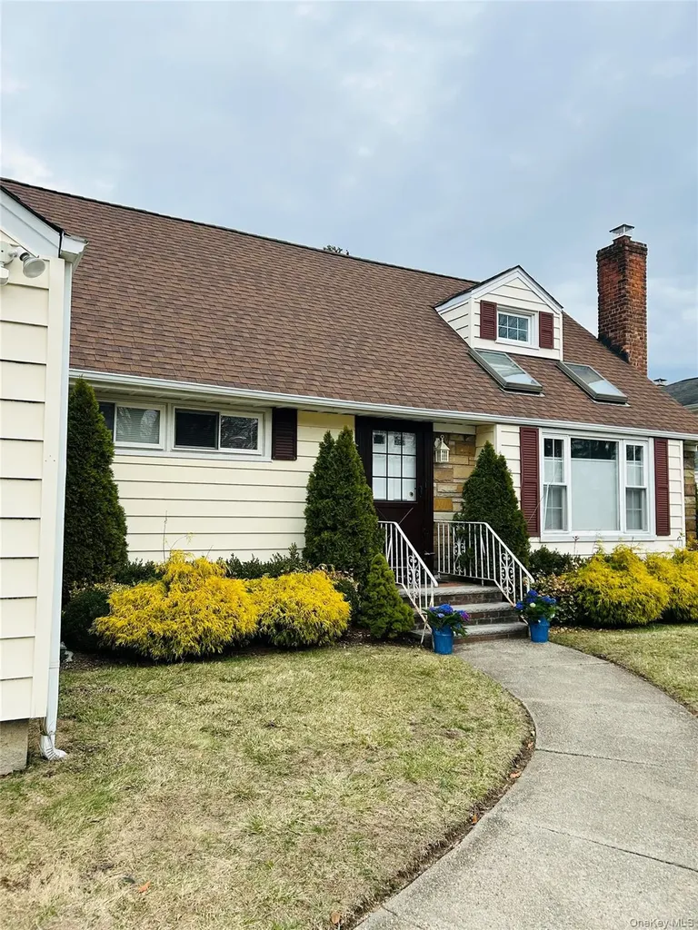 173 Wetherill Road Garden City NY 11530