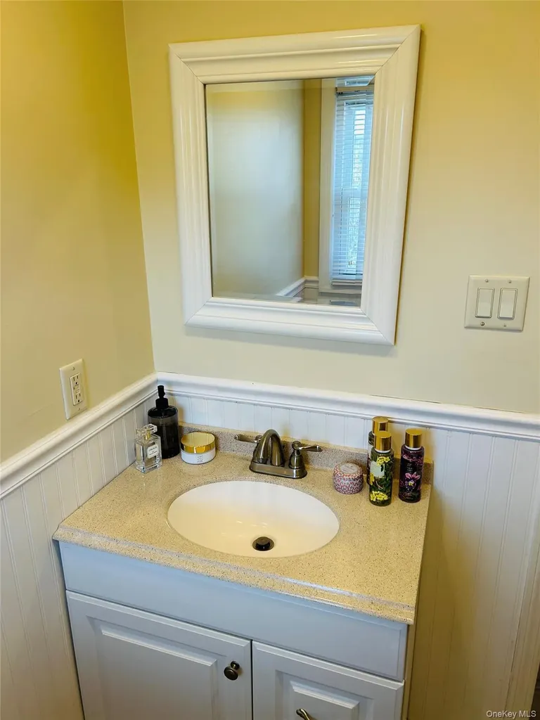173 Wetherill Road Garden City NY 11530