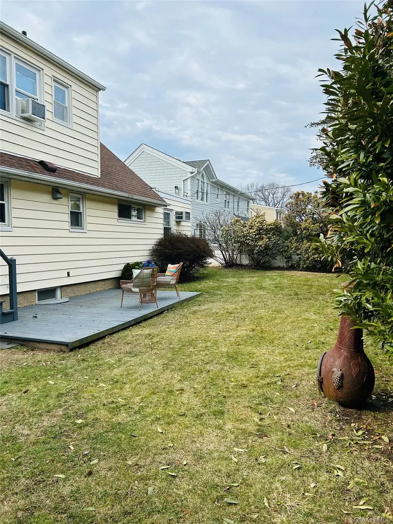 173 Wetherill Road Garden City NY 11530