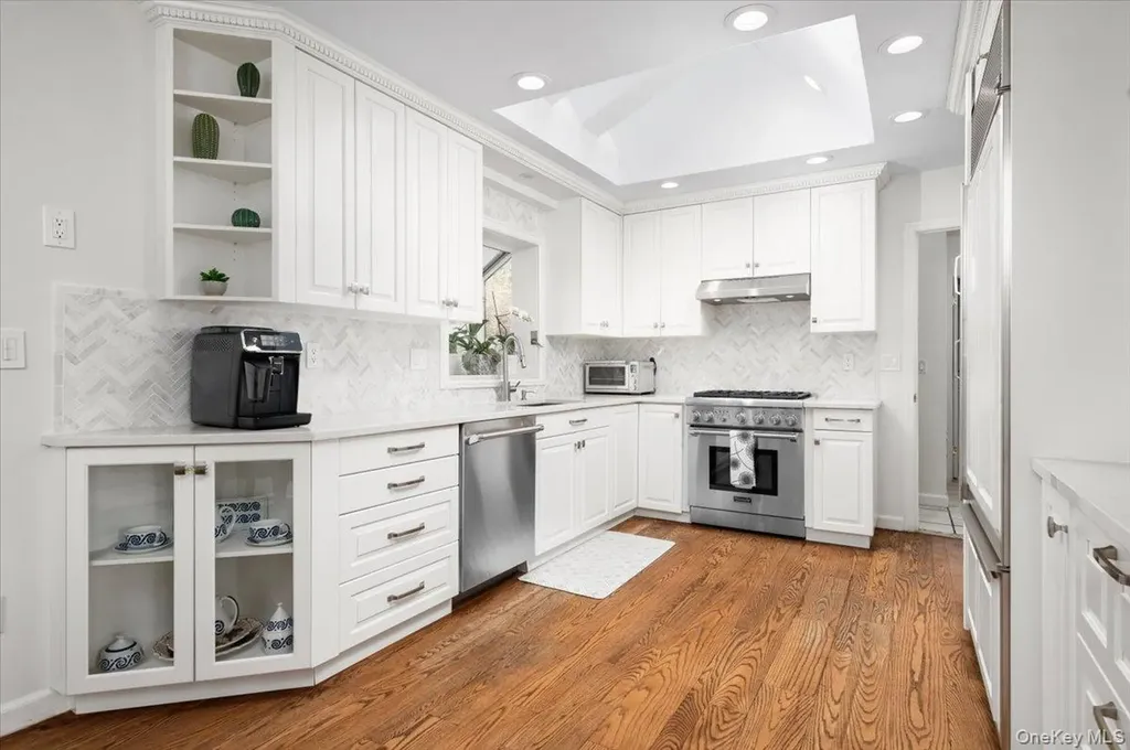 9 Cherry Lane Scarsdale NY 10583