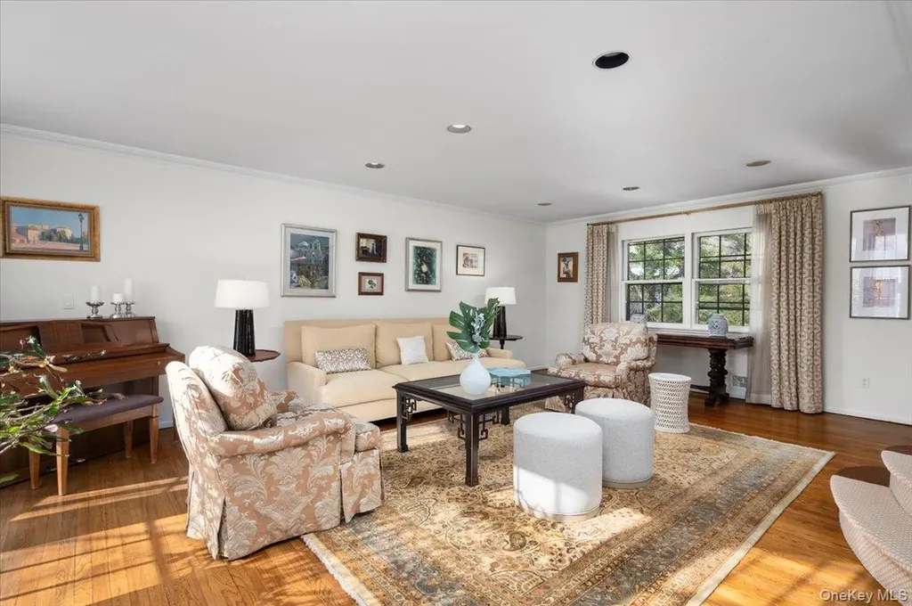 9 Cherry Lane Scarsdale NY 10583