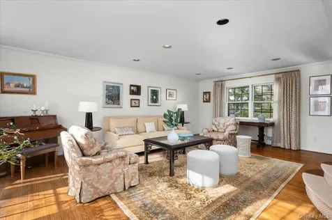 9 Cherry Lane Scarsdale NY 10583